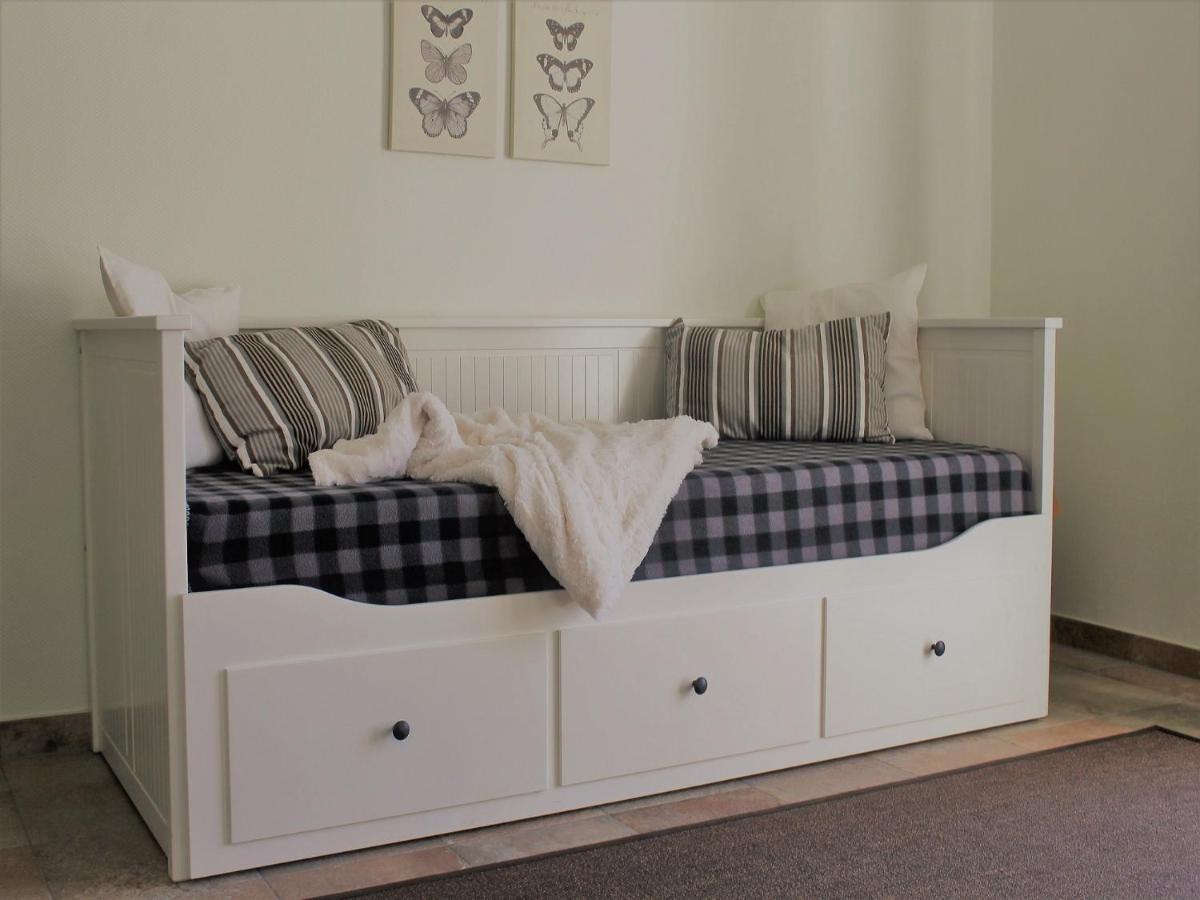 Gutshof Marienthal Apartment Viereck Екстериор снимка